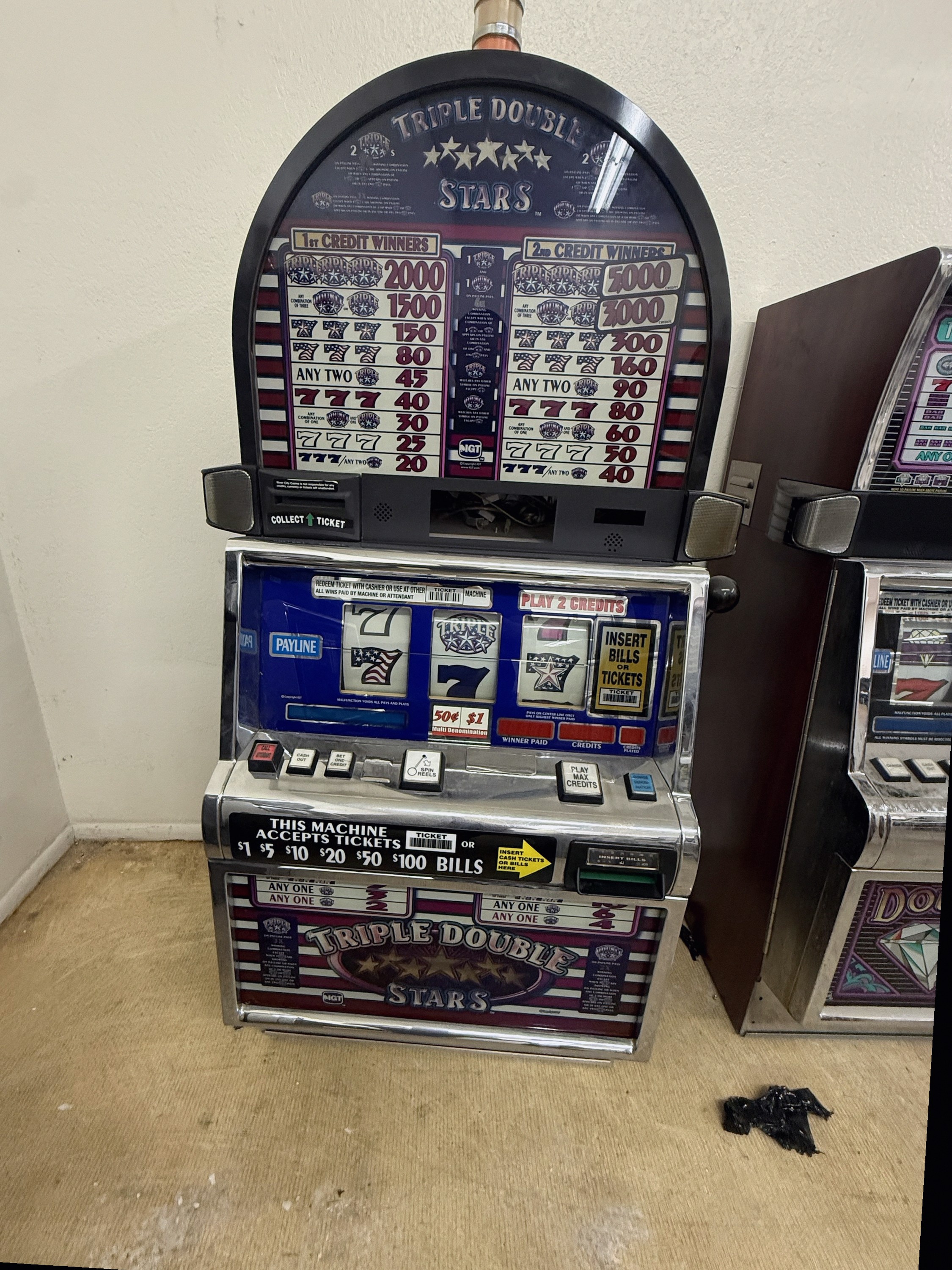 IGT S2000 Triple Double Stars 3-Reel Spinner